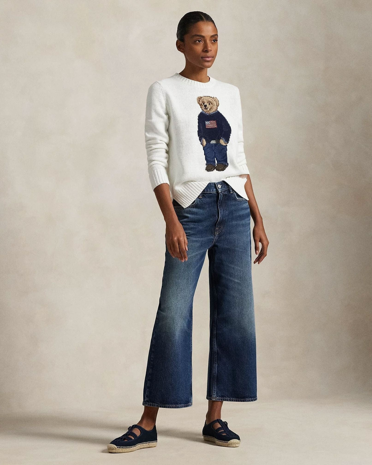 Bear Crew Neck Sweater In Linen-Cotton Blend